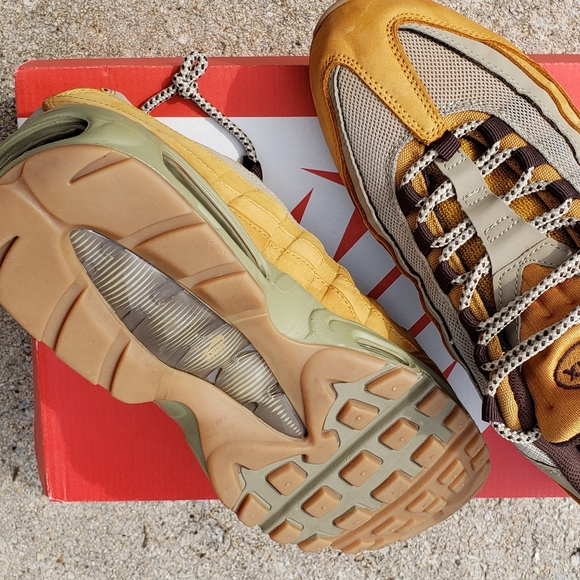 Nike Air Max 95 PRM - Picture 2 of 6